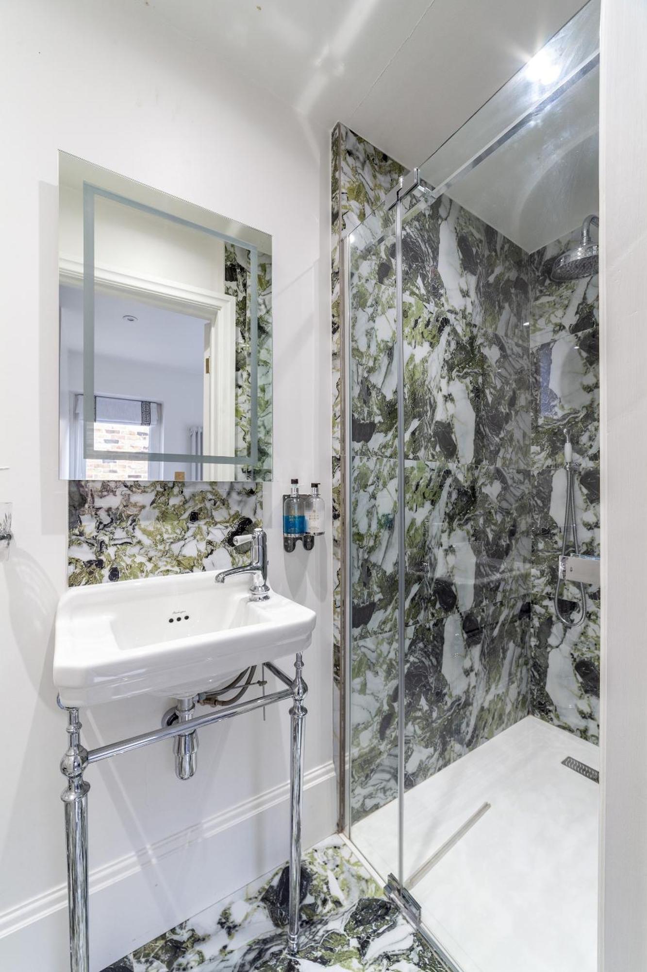 The New Cross Premier Rooms Лондон Екстер'єр фото