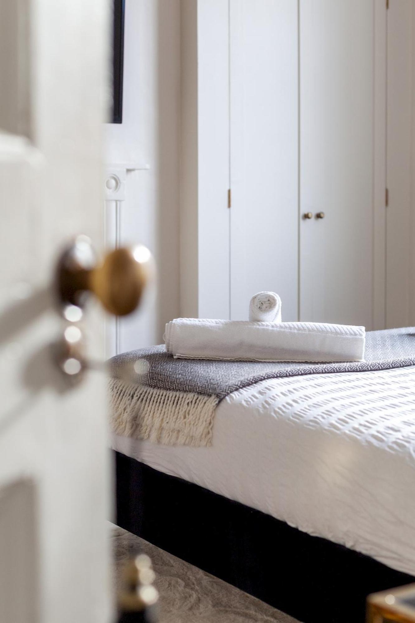 The New Cross Premier Rooms Лондон Екстер'єр фото