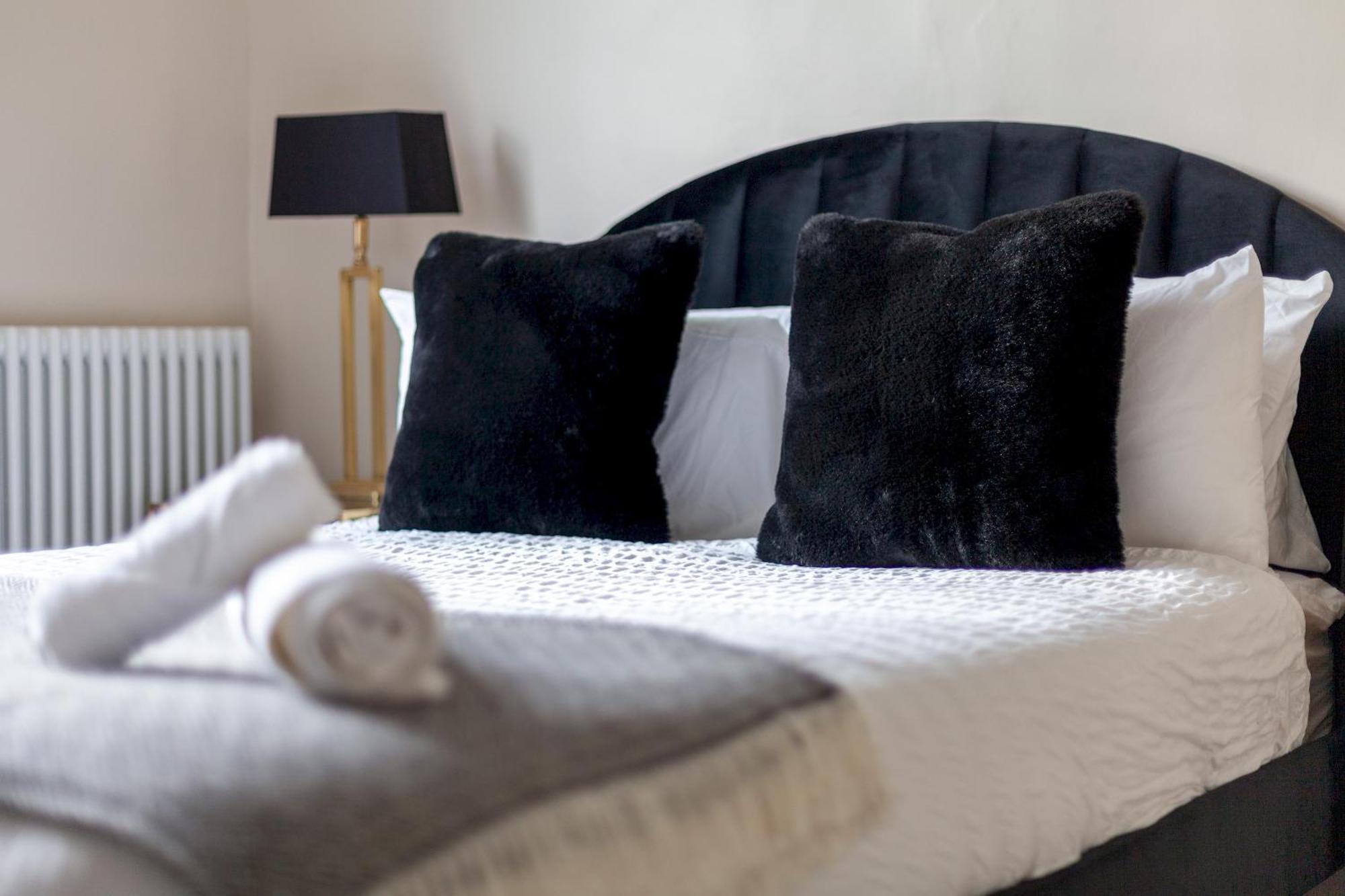 The New Cross Premier Rooms Лондон Екстер'єр фото
