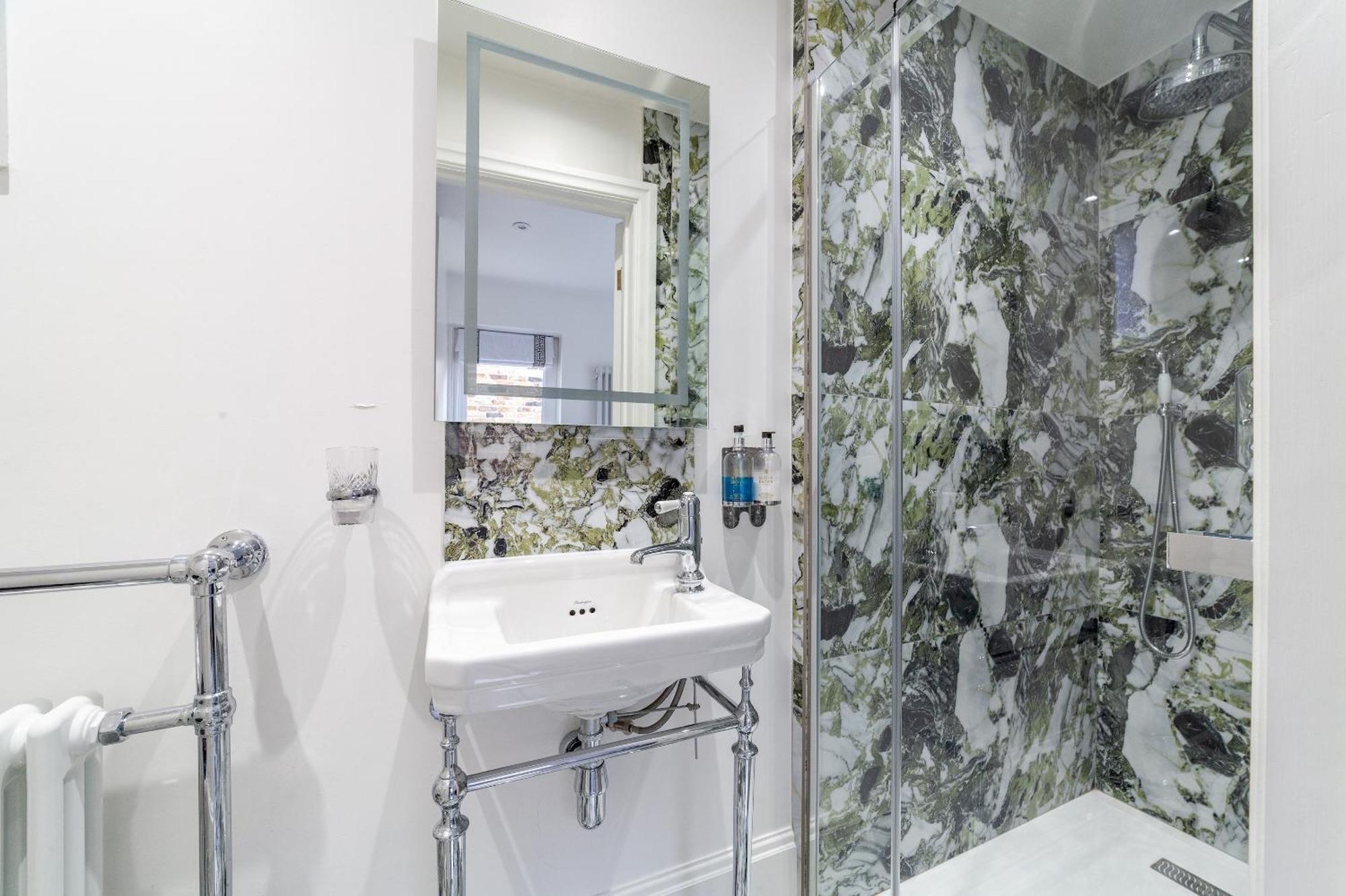 The New Cross Premier Rooms Лондон Екстер'єр фото